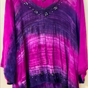 Beautiful blouse in shades of purple
